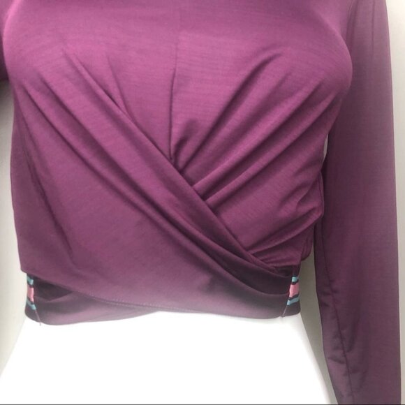 Fabletics Burgundy Front Twist Long Sleeve Cropped Activewear Top Size Small​ - Picture 3 of 9